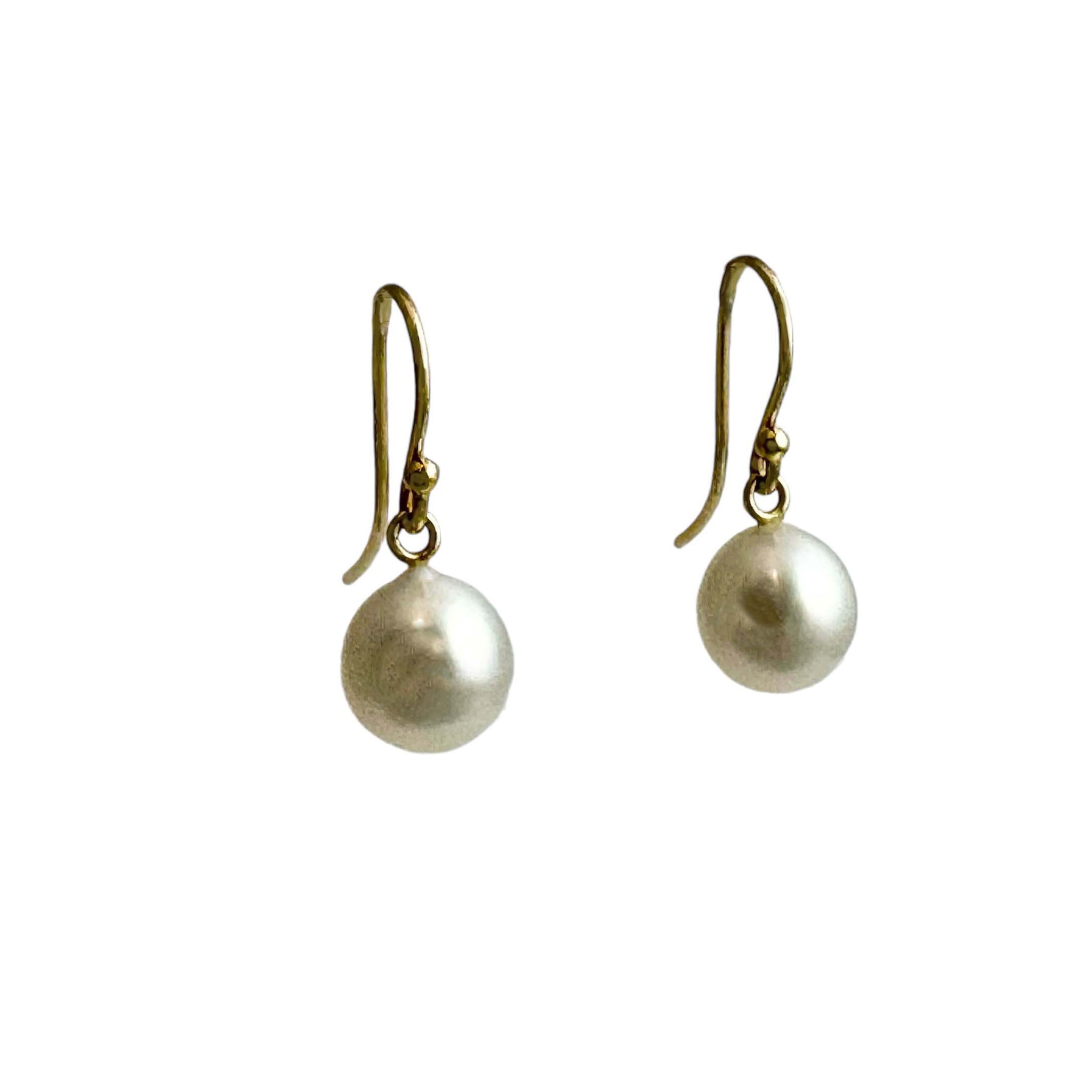 18ct yellow gold, south sea pearl & heart drop earrings |