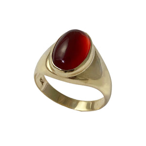 Vintage 10ct. Yellow gold ring set with carnelian cabochon